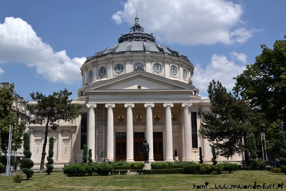 Wanderherco's tweet photo. #WorthTheVisit - Bucharest, Romania 🇷🇴 📍

Short answer - yes! 💛 

@kamischka did a great blog post earlier this year on why it's worth visiting #Bucharest - check it out below 💛 
https://t.co/tvR6QSVB0b https://t.co/43hBWv7PWA