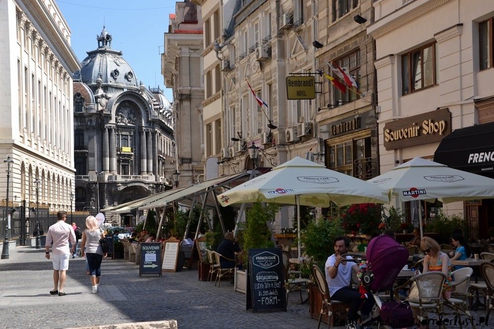 Wanderherco's tweet photo. #WorthTheVisit - Bucharest, Romania 🇷🇴 📍

Short answer - yes! 💛 

@kamischka did a great blog post earlier this year on why it's worth visiting #Bucharest - check it out below 💛 
https://t.co/tvR6QSVB0b https://t.co/43hBWv7PWA
