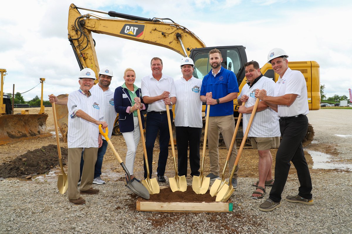 DockHounds's tweet photo. What a day it was as the DockHounds officially broke ground! 

Here's a 📸 recap from a truly memorable day at our future home, Wisconsin Brewing Company Park! 

@WisBrewingCo https://t.co/n7FzUZNtYv