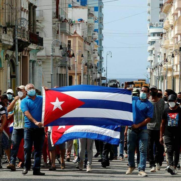 eltelescopiocl's tweet photo. ¡Buena noticia para Cuba! Acaban de quitar límites a la importación privada de comida y medicamentos.
#soscuba #protesta #cuba #hectormarcano #CubaLibre https://t.co/xhxJoMjPRP