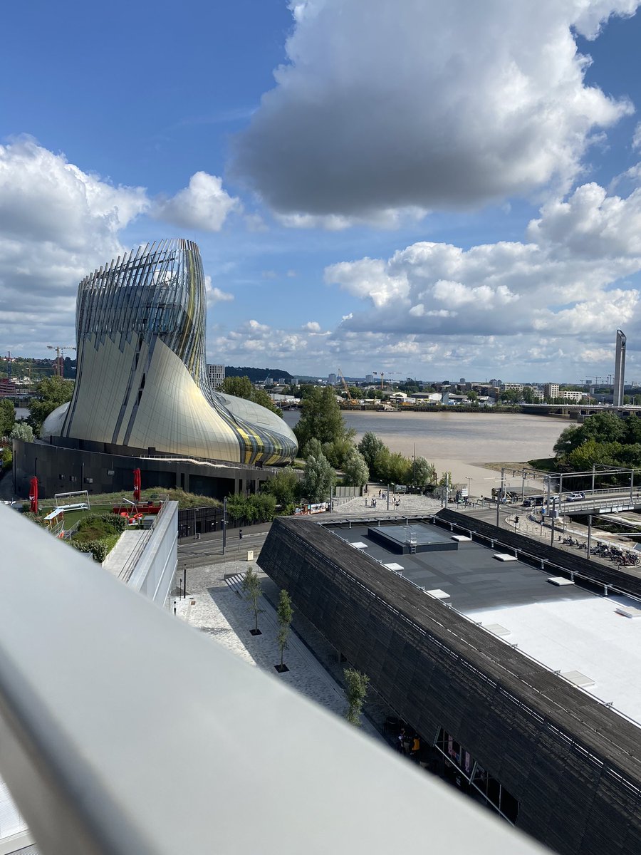 FabrizioBucella's tweet photo. La Cité du vin, c’est quand même quelque chose.

#bordeaux @laciteduvin #vin #citeduvin https://t.co/akjlXSqlLS