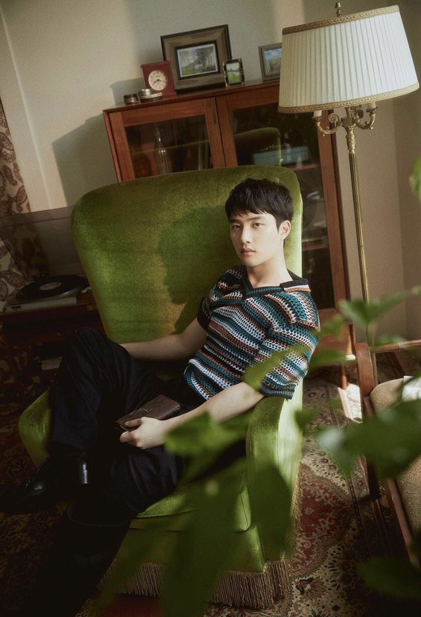 _nanaminie's tweet image. The visual kyungsoo is serving is too much 💙💙

#GetSetDO #ItsDOtime #KYUNGSOO #DO #EXO