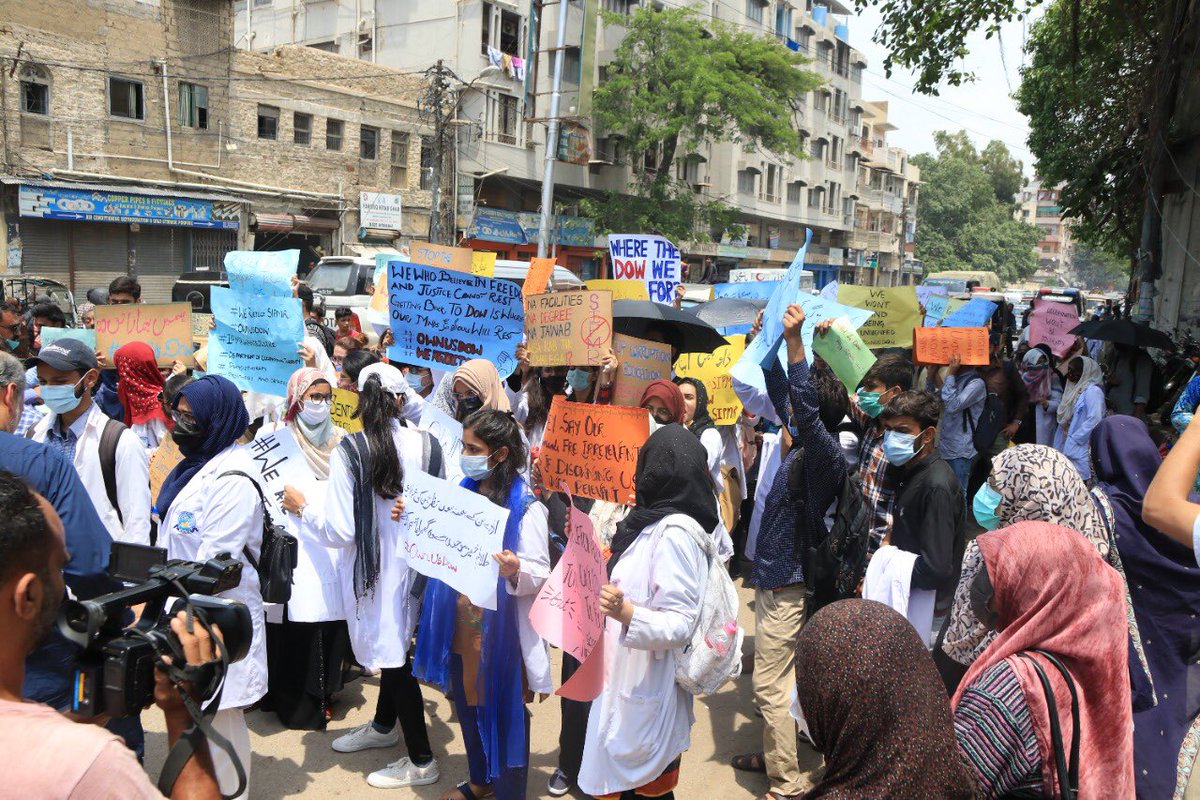 fatimas60024464's tweet photo. Don’t roll Pakistan’s Future on Streets.......
#Justice4Dow_Students https://t.co/GFHdGu3tBp