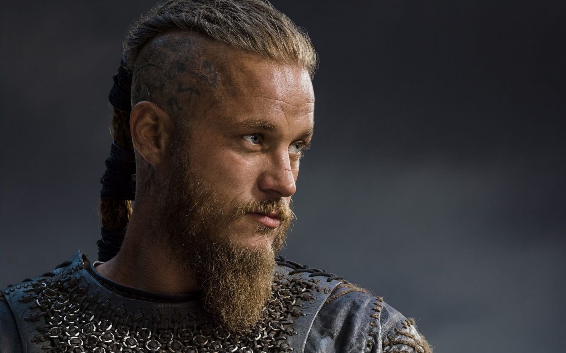 Happy birthday Travis Fimmel You deserve more appreciation! 