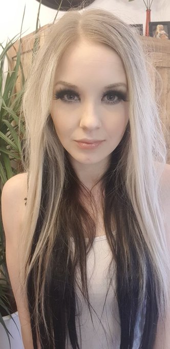 Hallo meine S&uuml;&szlig;en! Wie geht es euch? https://t.co/LfOdiC17SJ<a href="/tag/dirty"class="tags"><span>#dirty</span></a><a href="/tag/mydirtyhobby"class="tags"><span>#mydirtyhobby</span></a><a href="/tag/rabatt"class="tags"><span>#rabatt</span></a>