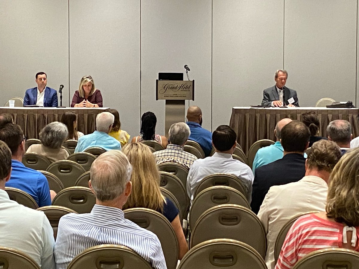 AlabamaStateBar's tweet photo. It was standing room only this morning at our 9am session: Supreme Court Justices Round Table! #ASBGrandReturn https://t.co/G0Jb9ZDIy3