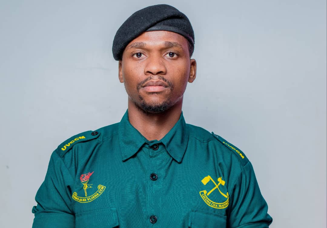 ReubenLukumay's tweet photo. Uvccm nan amewaloga?
📌Maswala ya makato ya simu kupanda juu na kuleta sitofahamu kwa wanaNchi cha ajabu naona kimya kabisa yani ukilinganisha na hoja nyingine hasa zile za #wembe Yaani kwenye sensitive issues zinazogusa jamii mnafundishwa kukaa kmy. Kw Taswira hii ccm is ROTTEN. https://t.co/KSaHBlfGDq