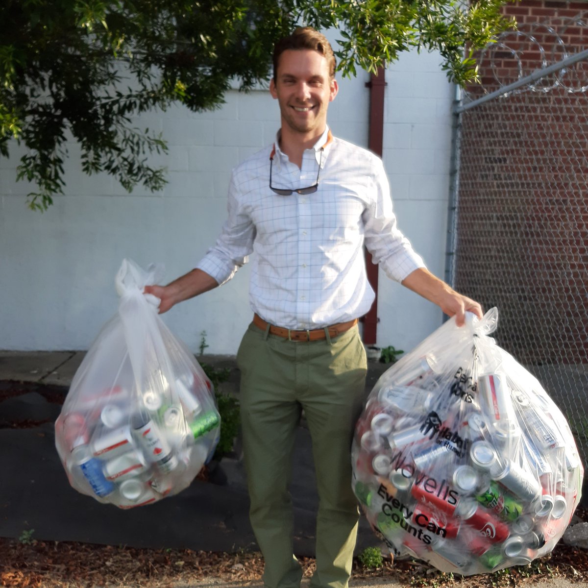 HabitatSHR's tweet photo. Got cans? Bring them to our offices and help us receive a grant from @Novelis, they have partnered with #habitatforhumanity to encourage others to #recycleforgood. Cans are taken to a #recycling center for cash. 
For info email: rainham.rowe@shrhabitat.org. https://t.co/EN4PHIVvWe
