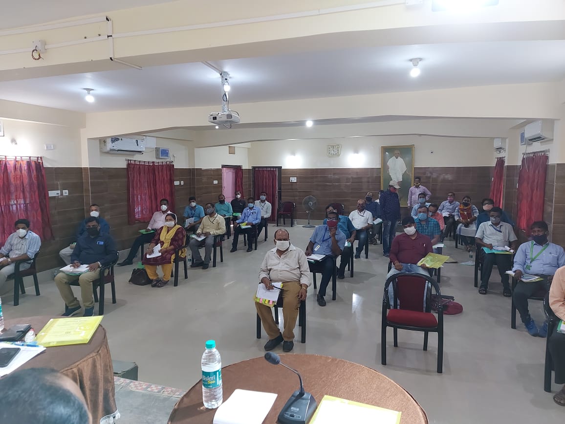 DPMU_MS_Bhadrak's tweet photo. In the District Consultive Committee (DCC) &amp; District Level Review Committee(DLRC) meeting held on 15.07.21, @DM_Bhadrak @gyana_r_das impressed upon the banks to clear all the pending #MissionShaktiWSHG loan applications and to enhance loan size. @mission_shakti @OLM_Antyoday https://t.co/XjH6iLOS7F
