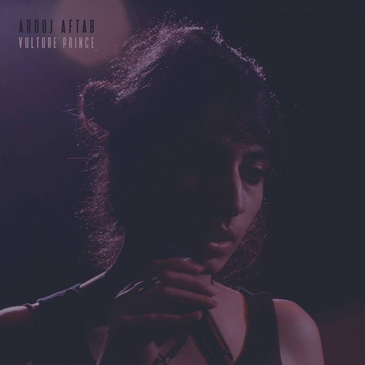 106hjut's tweet photo. Este sábado 17 de julio a las 7 p.m. en “Vox Feminae”, la cantante y compositora paquistaní  radicada en New York  Arooj Aftab,  y su álbum  “Vulture Prince”. Un trabajo discográfico bello y estremecedor.  
https://t.co/IdpTOvRI3M https://t.co/ws9fQaRd8w