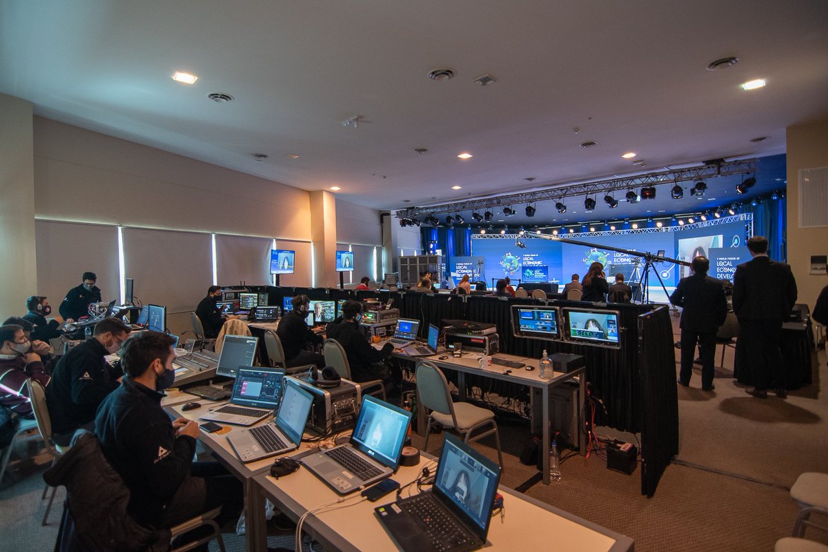 SomosVorticeOk's tweet photo. #ledworldforum2021 
Del 26/05 al 01/06 desde Córdoba se desarrolló el @WorldLEDForum 
Los números de impacto del evento, los meses de trabajo, el nivel de innovación, ideas y tecnología que requirió este #eventovirtual no llegan a reflejar el desafío de una producción global. https://t.co/g714YA19eI
