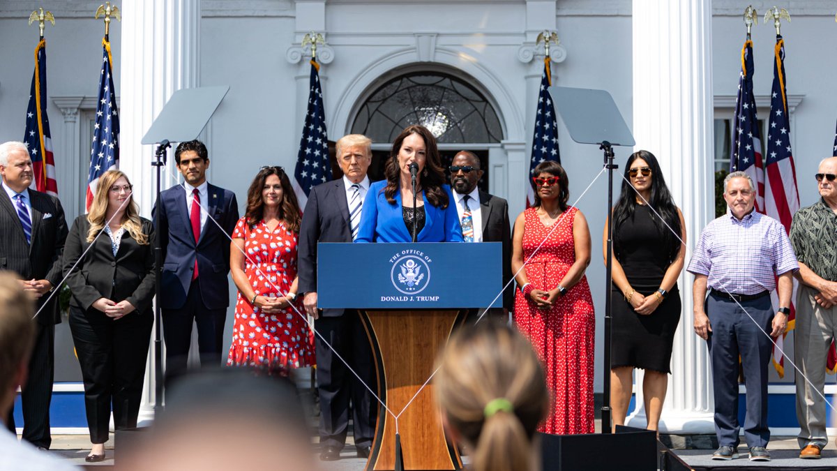 The American way of life, including federalism, free speech, and the rule of law, is being undermined and distorted by Big Government, Big Tech, and Big Media.

AFPI is fighting to restore the freedoms of every American. #FreedomFIRST 🇺🇸

JOIN US at TakeOnBigTech.com