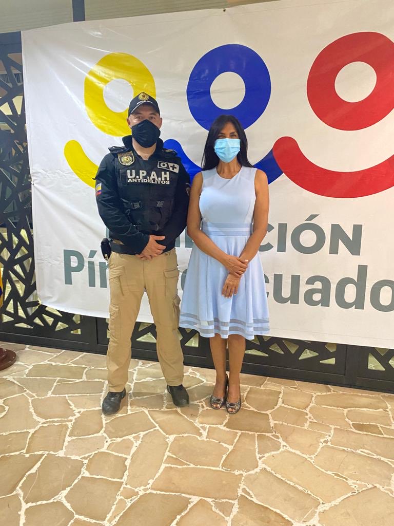 PintateEcuador's tweet photo. Una reunión de cooperación con la Unidad de Prevención Anti-delitos, Ayuda Humanitaria y Pre-hospitalaria, para trabajar en programas para la ciudadanía. Tendremos buenas noticias para personas en condición de vulnerabilidad. https://t.co/3ZnYL2MSJZ