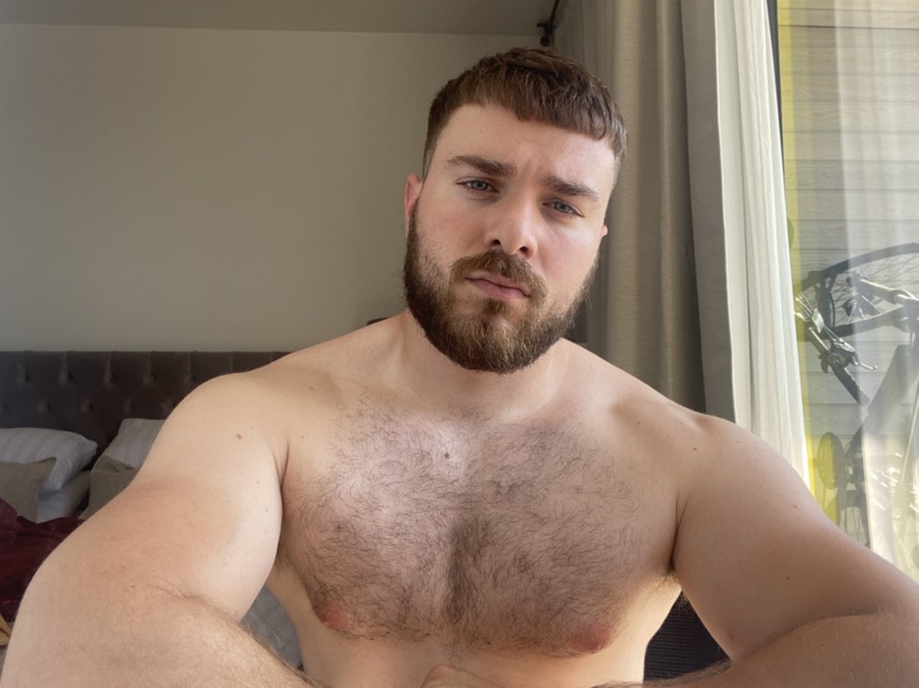 E6WWX8bXIAw4C1C?format=jpg&name=medium