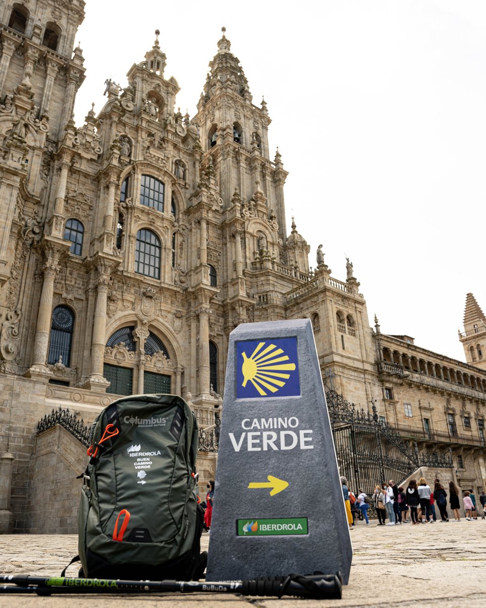 Este año disfruta con seguridad recorriendo el Camino de Santiago...y sin dejar huella de carbono con este kit del #XacobeoSostenible. 
👉Síguenos⁣⁣⁣
♻️RT
✏️Comenta con #BuenCaminoVerde
🏆 2 kit: mochila, cantimplora, poncho, bastones y power bank
BBLL: iberdrola.com/sala-comunicac…