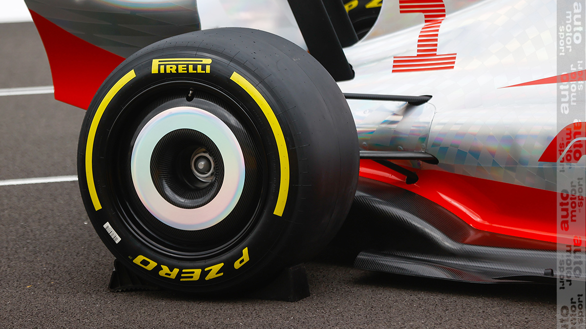 CLOSE UP OF THE F1 2022 CAR! 