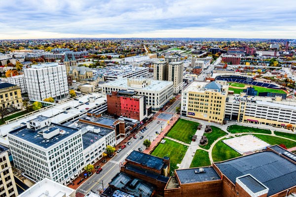 Last month, legacy city  @AkronOhioMayor was one of 50 Champion Cities selected from +630 cities in 99 countries. The  #MayorsChallenge aims to highlight innovative urban solutions emerging in response to COVID-19  #GOPCThread