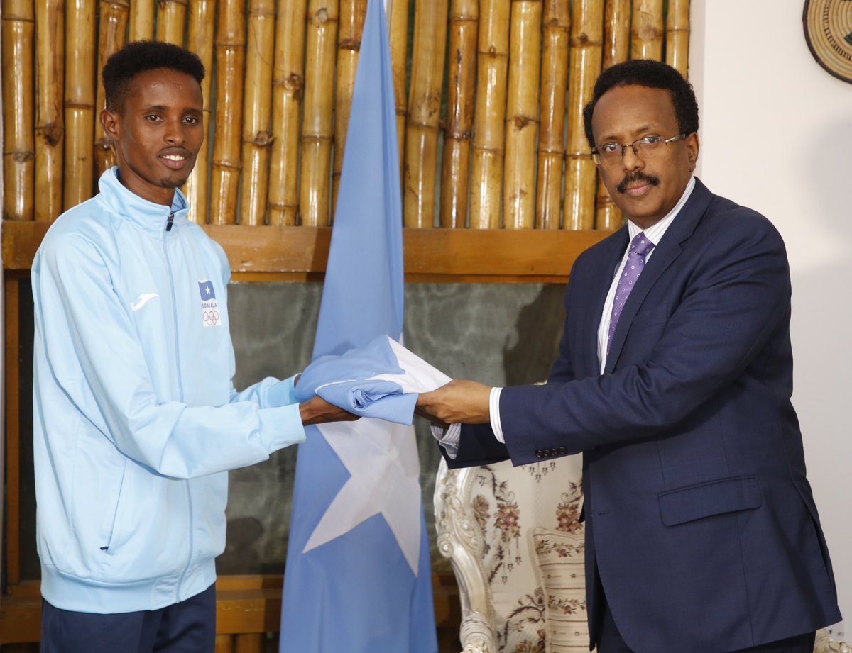 M_Farmaajo's tweet image. Dhammaanteen waxaan garab taagannahay Xiddigaha ku matelaya dalkeenna tartanka @Tokyo2020, annaga oo sugayna bandhiggooda, kana rajeynayna in ay ka miro-dhaliyaan dadaalkooda. Natiijo kasta oo aad kala soo laabataan waxaad ku mudan tihiin bogaadin iyo dhiirri-gelin.