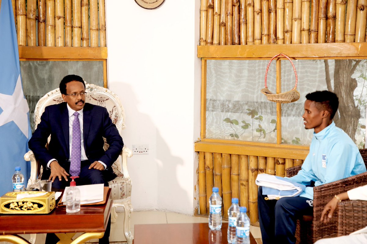 M_Farmaajo's tweet image. Dhammaanteen waxaan garab taagannahay Xiddigaha ku matelaya dalkeenna tartanka @Tokyo2020, annaga oo sugayna bandhiggooda, kana rajeynayna in ay ka miro-dhaliyaan dadaalkooda. Natiijo kasta oo aad kala soo laabataan waxaad ku mudan tihiin bogaadin iyo dhiirri-gelin.