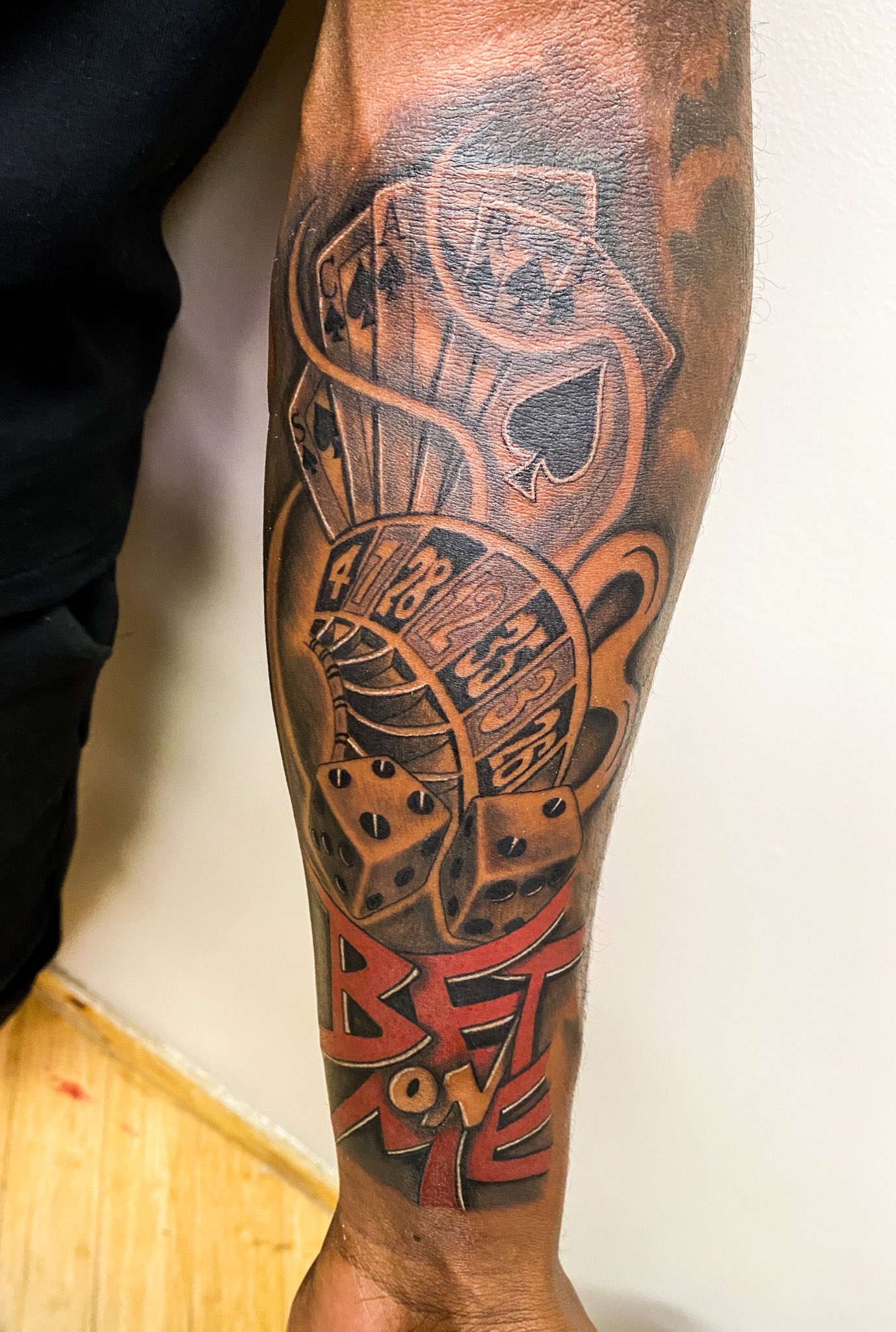 Left My Mark on X: "“Bet ON Me” Casino Style Half Sleeve Tattoo Booking Info In My Bio! . . . #lmm #leftmymark #9mag #9magtattoo #darkskinbodyart #letmetellmystory #chicago #chicagotattoo #chicagotattooartist #tattooartist #chicagotattooshops #