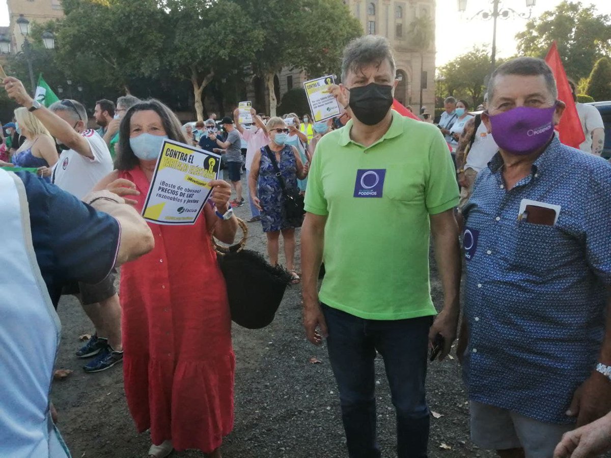 PodemosSevilla's tweet photo. ⚡️La electricidad es un suministro de primera necesidad, no un artículo de lujo. ✅ Apostamos por crear una empresa pública de energía que garantice precios accesibles para toda la población, y que nadie tenga que pasar frío o calor por miedo a no poder pagar la factura. https://t.co/Gzr0yazh37