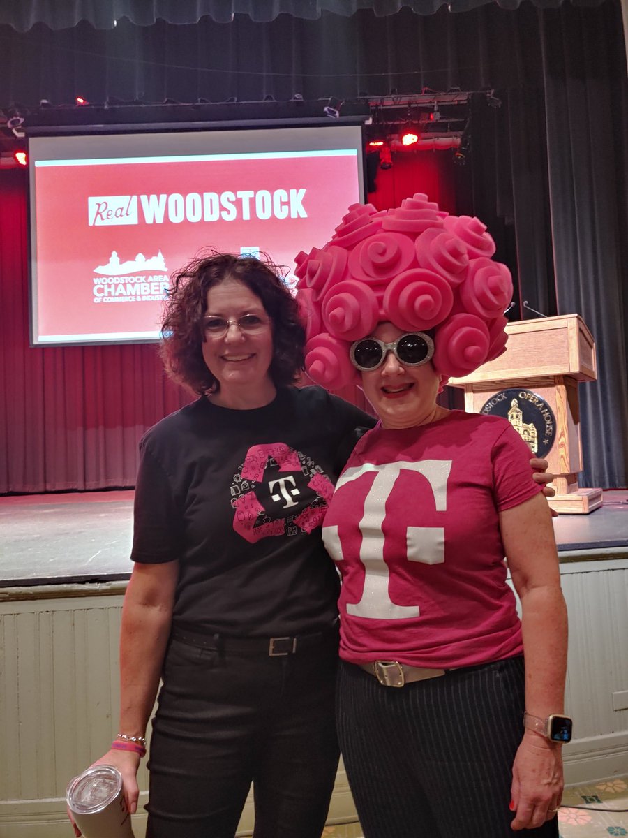 Congratulations to Woodstock IL on being a top 10 finalist in the TMO #HometownTechover!! Treats from 11-3pm at The Sugar Circle @JonFreier @IreneKieweg @MikeBelcher4