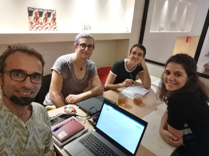 Apostrof_coop's tweet photo. En el nostre cas, estem contentes d'haver acompanyat projectes com @SomProvisionals, @voltescoop, #LesMercedes, @CalAbril1 o @mancomunats entre molts altres. I avui hem començat a fer camí amb @Nexescat! 

https://t.co/jH4GlEWHLx https://t.co/zHfOY4XNIk