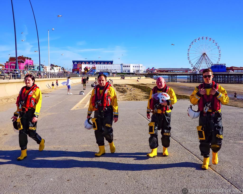 RNLIBlackpool's tweet photo. Our @RNLI launched for a training exercise last night &amp; one of our volunteers Lee got these wonderful photos 🥰 Thank you for sharing @PositiveLee7 https://t.co/xa1pwQXzH6