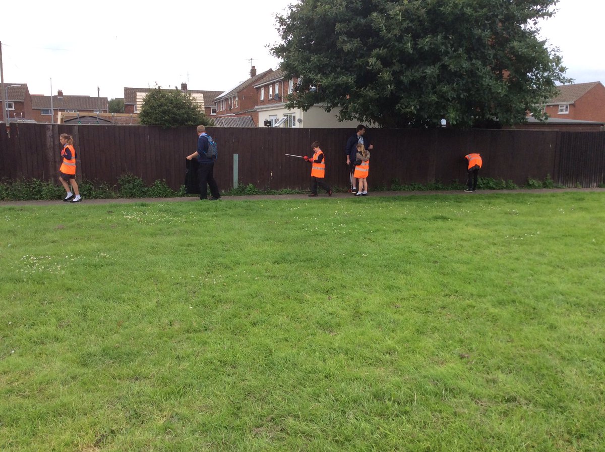 MrRowlatt's tweet photo. What a great send off for Environment club today with @StNSaints @StNProphets. We went out into our local community to help litter pick at the local park. We came back with 3 bag fulls of rubbish and left the park safer and cleaner.

@fionaboothHT @Mr_C_Lee @InfinityAcad https://t.co/bjM5ZNdkpV