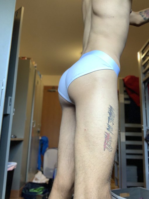 1 pic. this @jj_malibu bikini underwear is SO comfortable and so sexy ? https://t.co/pPOTGpsFHw