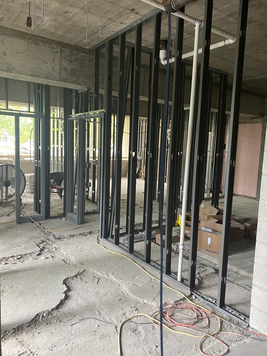 Whittier Wild Cats are on the run!! <a href="/OakPark97/">Oak Park District 97</a> <a href="/PCLRobinson/">Patrick Robinson</a> <a href="/lsconley/">Laurie Conley</a> <a href="/mccombwilliams/">Mrs McComb-Williams</a> #whittierschool97 #weared97