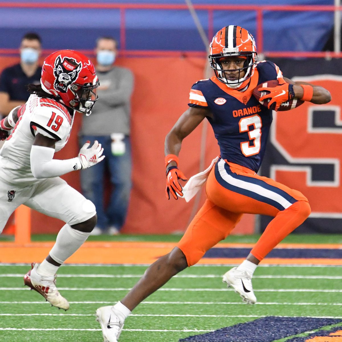 jacksonbrown_77's tweet photo. Wow!! After a great conversation with @CoachM_Schmidt I’m grateful to say I’ve received an offer from the University of Syracuse! @CoachBabersCuse @CuseCoachTW @KramerCook @CoachTSamuel @CoachLynch @CuseFootball @BrandonHuffman @adamgorney @GregBiggins @coachjosephmar @2Ddavis https://t.co/r0Q78p5zRl