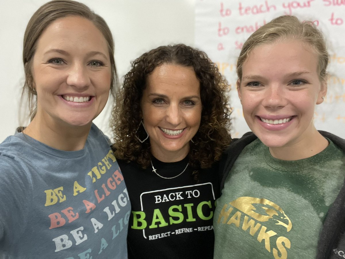 MissThomasCISD's tweet photo. We love our academic coach we learned so much from her today about writing in kinder! #comalu21 https://t.co/4KdmHpPe4T