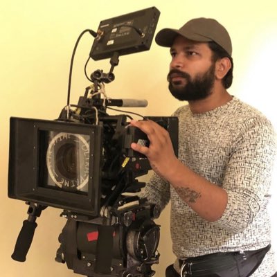 lifebehindcam's tweet photo. #NewProfilePic https://t.co/Drn0IOVXEU