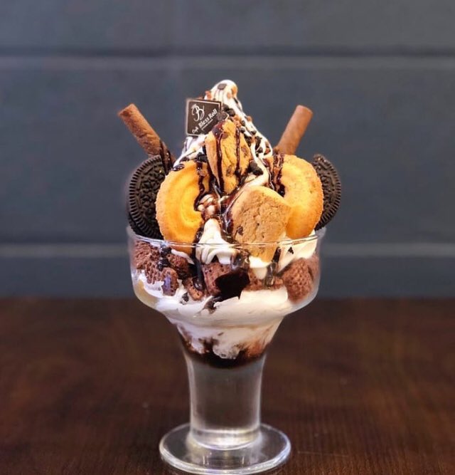 《ENVÍO ESPECIAL BLESS 》

De: @brokenjxw 
Para: @MorgLestrange 

"Te quiero mucho, disfruta con Luca este delicioso pastel. Los adoro" ❤️