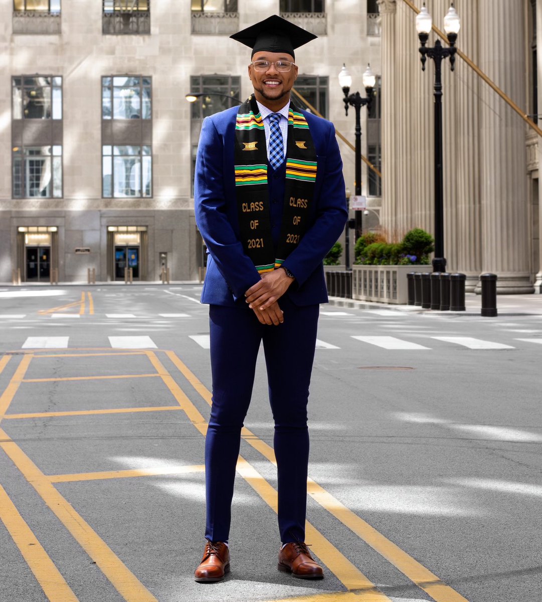 dentdays's tweet image. &amp;amp; i did it with distinction. 🎓 #blackgrad #gradszn #hr #masteredit #mshrm 
•
•
it’s not easy to succeed when the odds are against you, but i’m going to celebrate this win outloud b/c it’s a win for ALL of “us”. now, let’s see what this next chapter brings for ya boy!