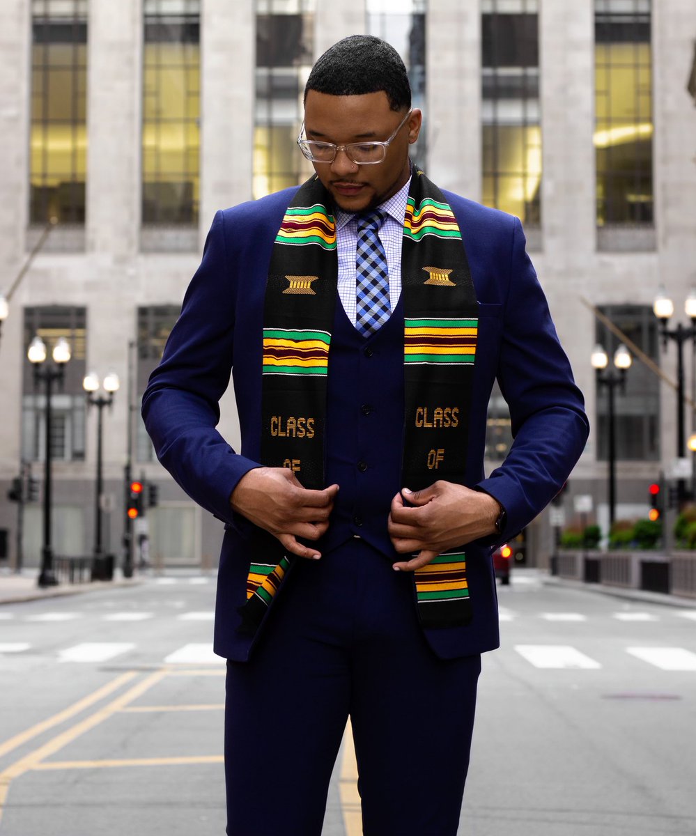 dentdays's tweet image. &amp;amp; i did it with distinction. 🎓 #blackgrad #gradszn #hr #masteredit #mshrm 
•
•
it’s not easy to succeed when the odds are against you, but i’m going to celebrate this win outloud b/c it’s a win for ALL of “us”. now, let’s see what this next chapter brings for ya boy!