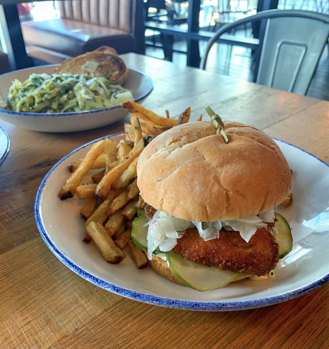 LandandLakeChi's tweet photo. A perfectly fried chicken breast topped with honey, dijonaise, pickles and pickled fennel for that satisfying crunch-our fried chicken sandwich is a winning combination
#landandlakechi #looprestaurant #backintheloop #friedchickensandwich https://t.co/vghOot2qRI