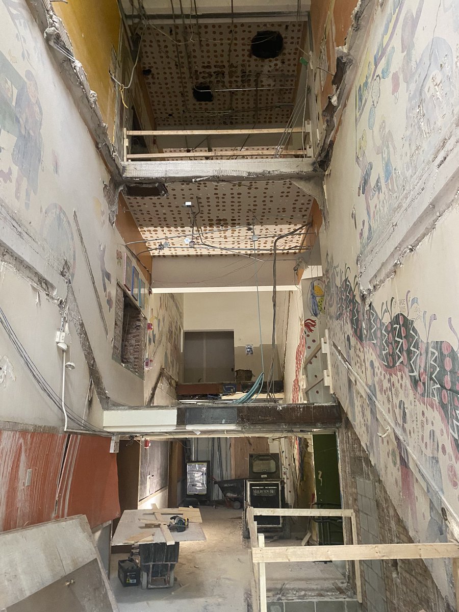 Beye staircase demo <a href="/OakPark97/">Oak Park District 97</a> #weared97 <a href="/MrsSullivand97/">Cheryl Sullivan</a> <a href="/beyethebook/">Richard Withers</a> @annainop