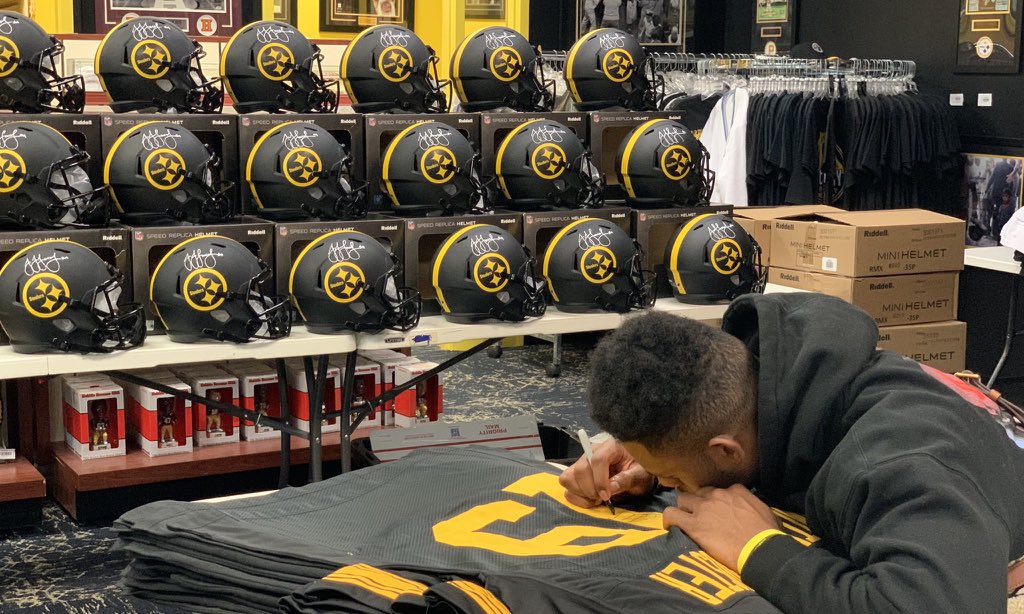 Steelers Network (@steelersnetwork) on Twitter photo I told yinz we’d be doing a giveaway and we are doing just THAT.
We are teaming up with <a href="/TotalSportsEnt/">Total Sports Enterprises</a> to giveaway a signed JuJu Smith-Schuster jersey to a lucky fan!
RULES:
1. Follow @steelersnetwork and <a href="/TotalSportsEnt/">Total Sports Enterprises</a>
2. Like/RT this tweet
✨Winner picked 7/18 ✨ I told yinz we’d be doing a giveaway and we are doing just THAT.
We are teaming up with <a href="/TotalSportsEnt/">Total Sports Enterprises</a> to giveaway a signed JuJu Smith-Schuster jersey to a lucky fan!
RULES:
1. Follow @steelersnetwork and <a href="/TotalSportsEnt/">Total Sports Enterprises</a>
2. Like/RT this tweet
✨Winner picked 7/18 ✨