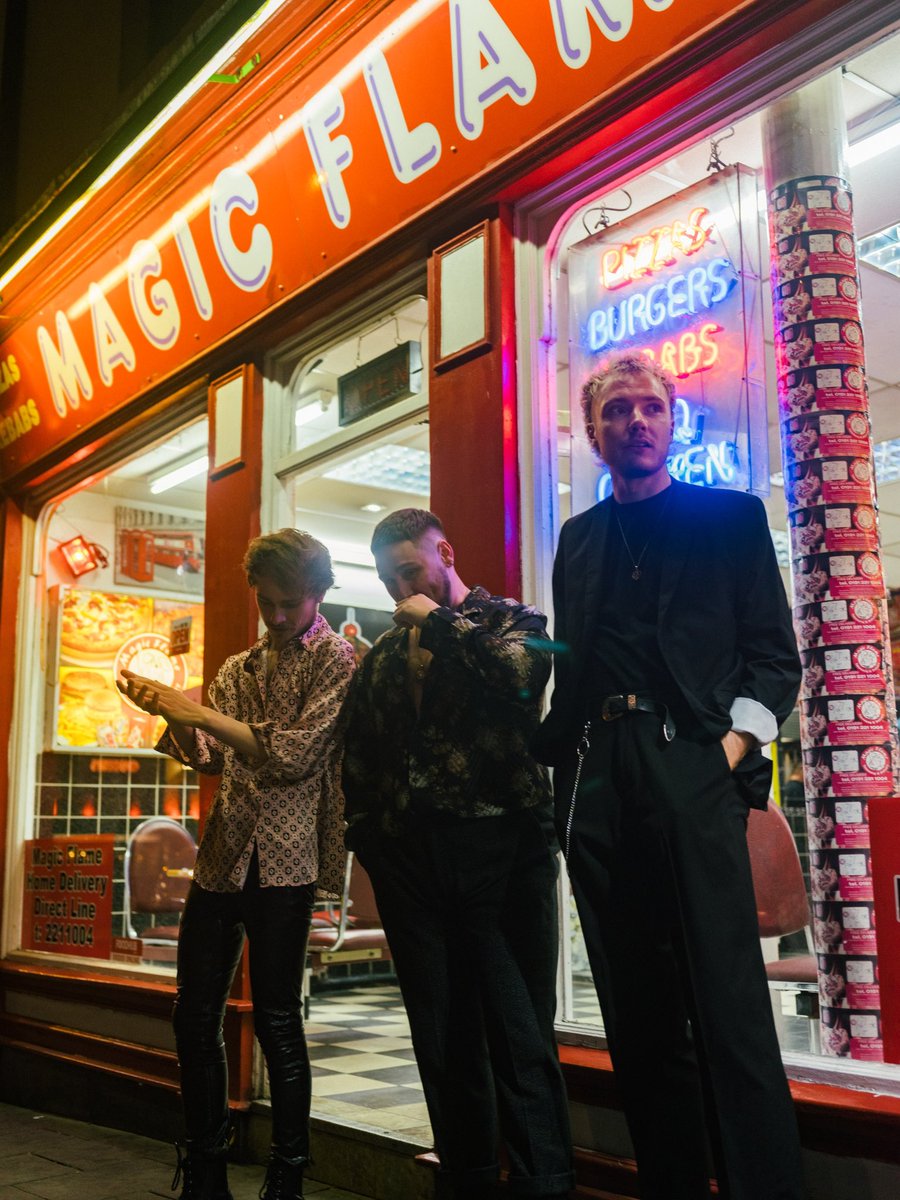 Thank you <a href="/shin_gigs/">Shin Gigs</a> for your lovely words ✍️

‘𝗥𝗲𝘀𝗼𝗹𝘂𝘁𝗲 𝗽𝗿𝗼𝘃𝗶𝗱𝗲𝗿𝘀 𝗼𝗳 𝗮 𝗻𝗶𝗴𝗵𝘁 𝘁𝗼 𝗿𝗲𝗺𝗲𝗺𝗯𝗲𝗿’ 🤌🏻

3 LARGE DONERS PLZ. One vegan 🌱 

Full piece here: tinyurl.com/4yuky5hp

📷: <a href="/saintsophie2/">Sophie Robson</a>