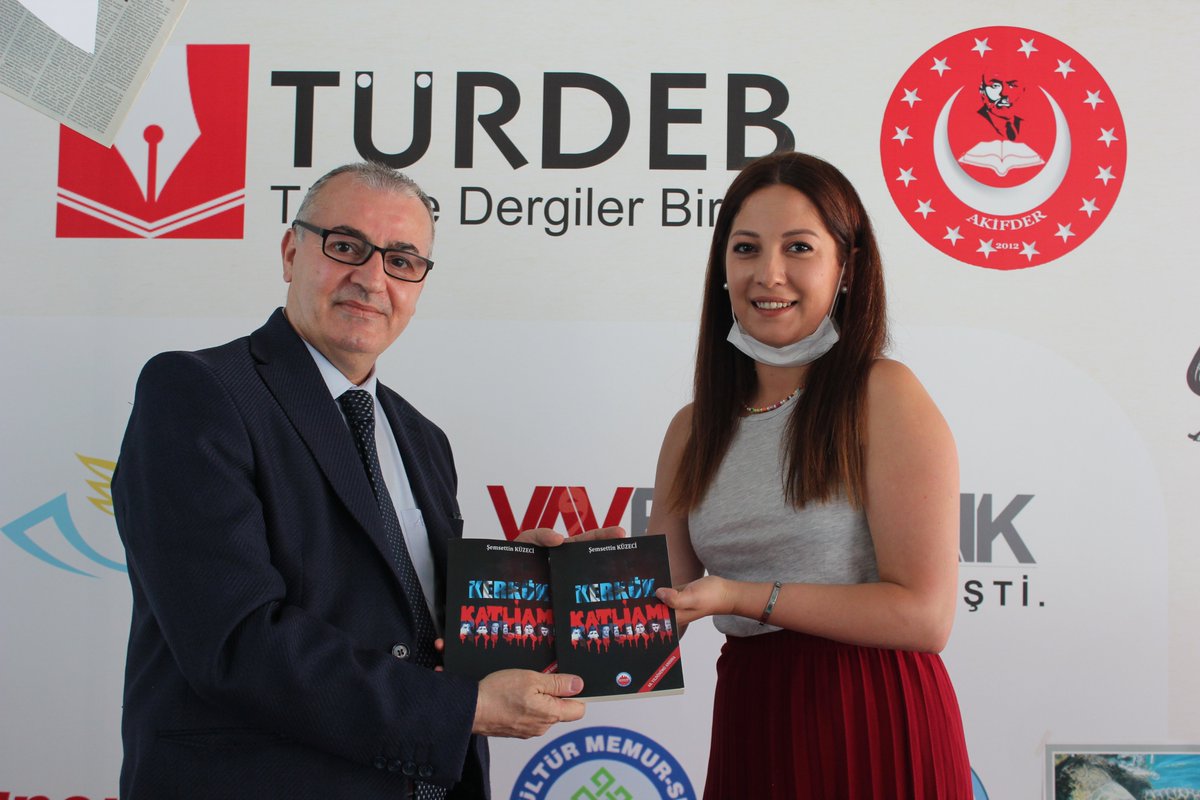 skuzeci's tweet photo. 62. Yıldönümünde Kerkük Katliamı  Sebilürreşat Derneği tarafından 9-15 Temmuz 2021 tarihleri arasında Ankara’da düzenlenen “Sanat Sokakta” etkinliklerinde Kerküklü gazeteci Dr. Şemsettin Küzeci hem kitaplarını imzaladı hem de Katliamı anlattı. https://t.co/6zYCENLHkO