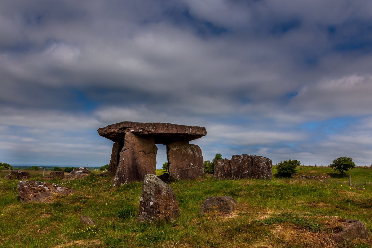 LoveBallymena's tweet photo. Today at Craigs Dolmen (also known as the Broad Stone), three miles north of #Rasharkin, on a very warm afternoon.

“The great thing about visiting such a site here, you tend to have it to yourself.”

📸 Brian Cunningham • @BC_Tweeting https://t.co/EKd7pOgbk1