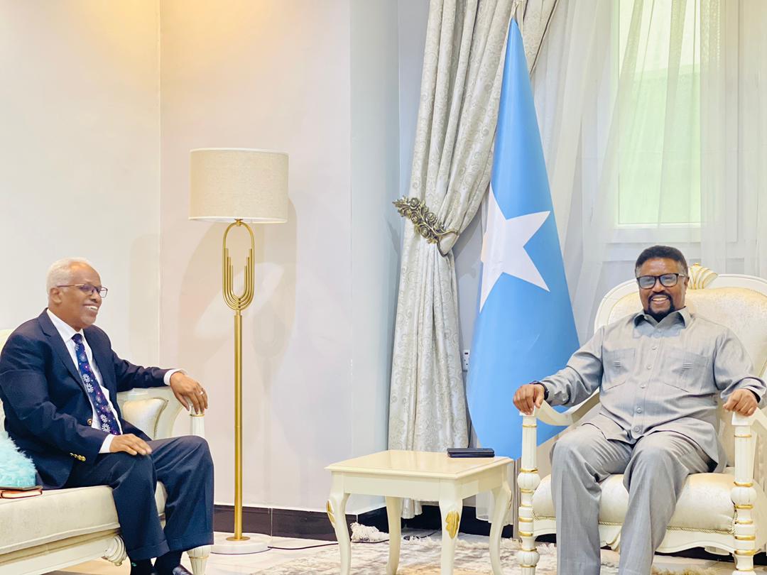djembassyso's tweet photo. Chargé d'Affairs of the #Djiboutian Embassy Mr. Mohamed Ibrahim Youssouf paid a courtesy visit to the speaker of House of the People of Somalia H.E. Mohamed Mursal Sh. Abdirahman to discuss the bilateral relations between the two brotherly countries&amp; cooperation.

🇩🇯🇸🇴 https://t.co/AAPLecJOLw