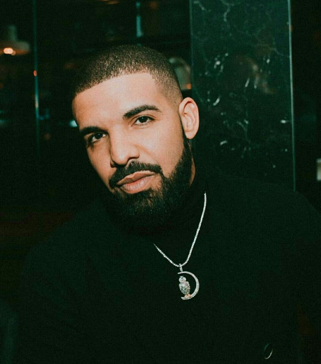 wrld_mag's tweet photo. 🚨 Drake est l’artiste le plus écouté de la première moitié de 2021 !

Il a totalisé plus de 3.64 milliards de streams en 6 mois..monstrueux. https://t.co/5N90wkgvrv