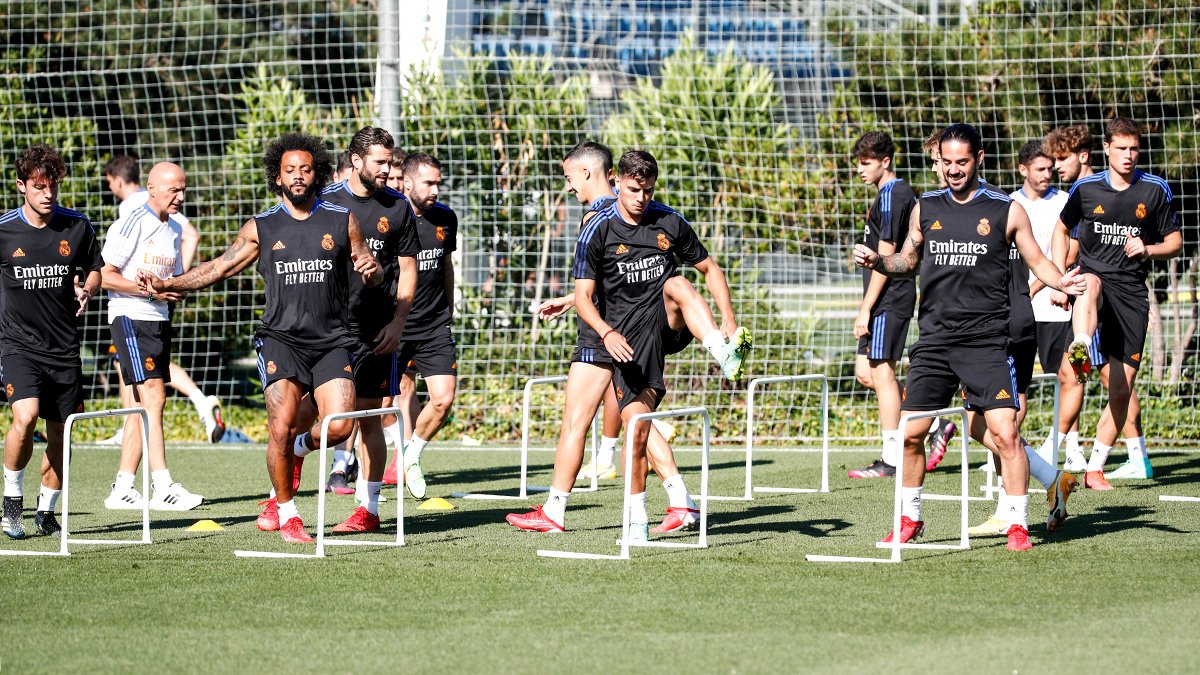 Los jugadores del Real Madrid, en una sesión de trabajo (Foto: RM).