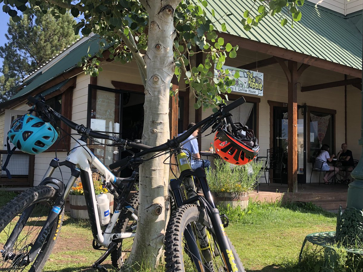 alm1969's tweet photo. Not a bad morning … 😎😊 🚵

#LifeisGood #LifeIsWhatYouMakeIt #sunshineonmyshoulders #ridetobreakfast #SundanceinmyHeart https://t.co/ErDBE8hzrM
