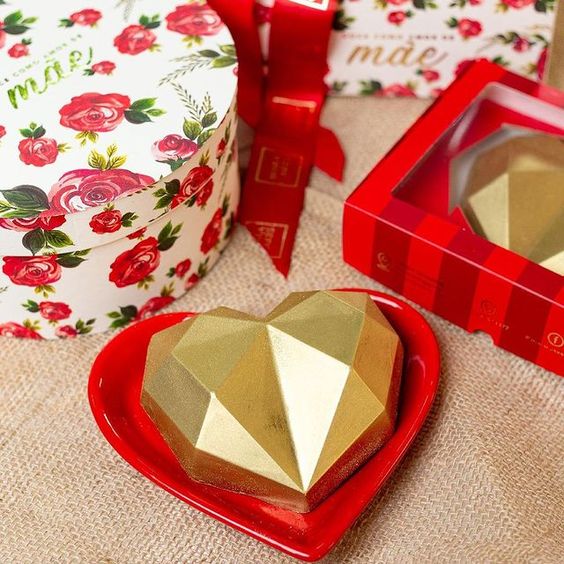 Postreadiccion's tweet photo. Hemos traído un montón de moldes chulísimos 🤩👉https://t.co/CNvBEMUTId

#chocolate #recetaspostres #moldesparachocolate #moldeschocolate https://t.co/RV3h6vrnDI