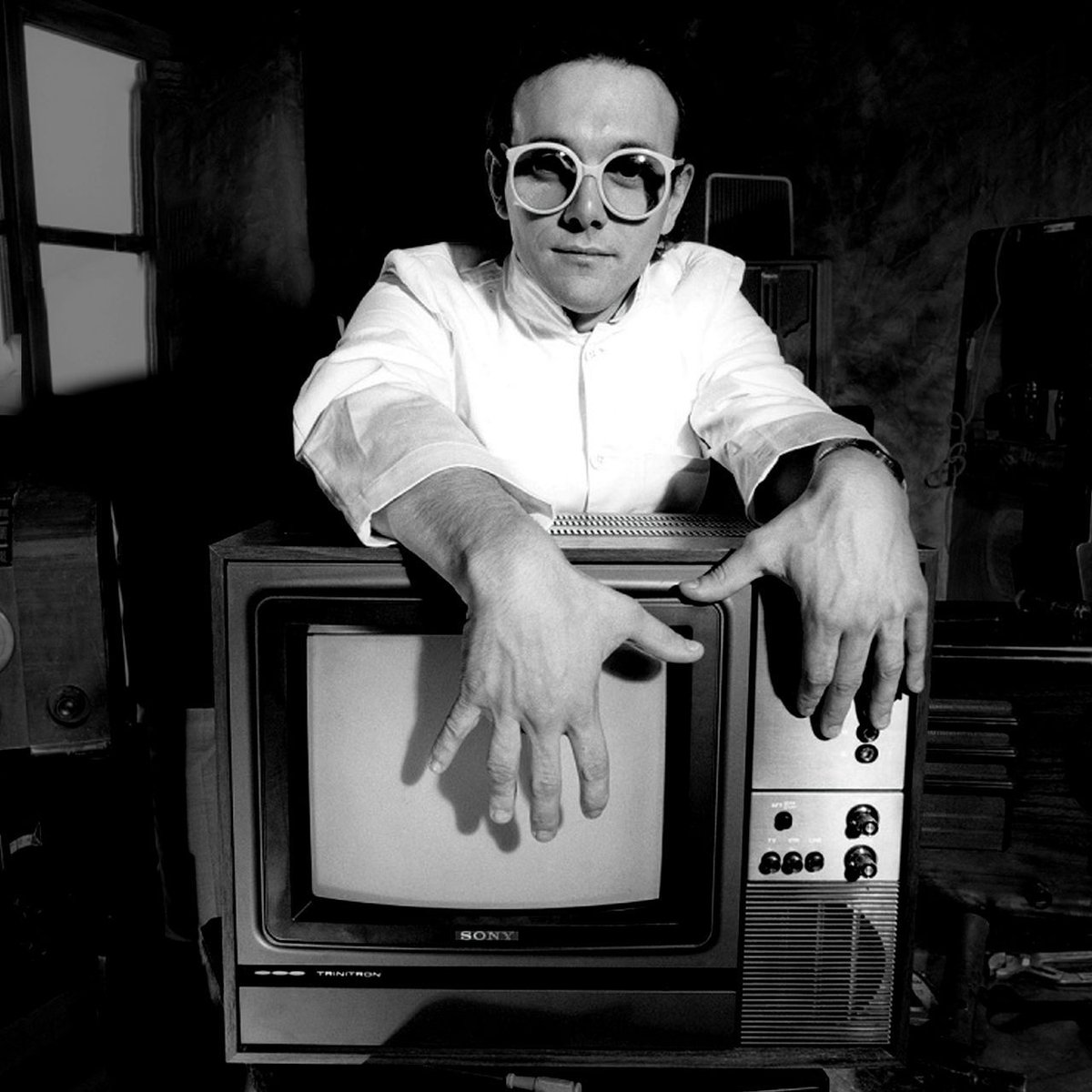 yesofficial's tweet image. Happy Birthday to Trevor Horn!

What is your favourite YES track featuring Trevor?