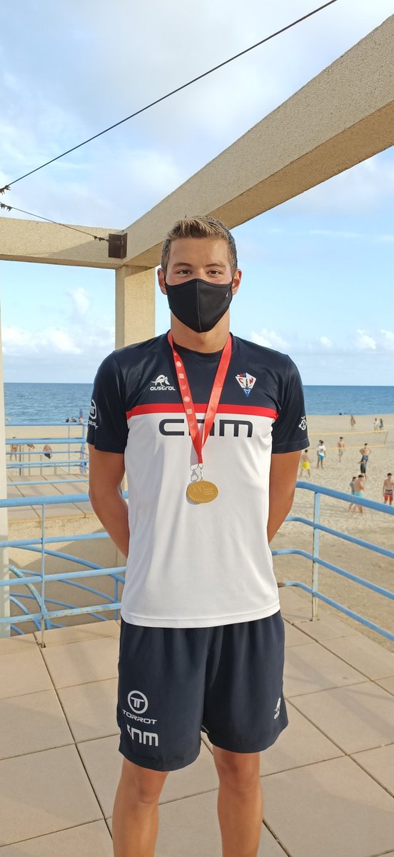 cnmataro's tweet photo. I acaba la 1a. jornada del Trofeu ciutat de Mataró amb medalles pel @cnmataro .
Pol Martínez campió de Catalunya Júnior en 200 braça.
4x200 lliures fememí, 3r. de Catalunya Júnior.
4x200 lliures masculí, 1r. del Trofeu ciutat de Mataró. https://t.co/XdNkMfqkjk